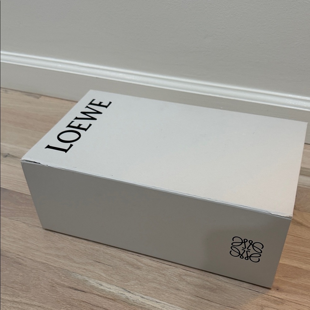 Loewe Classic White Box